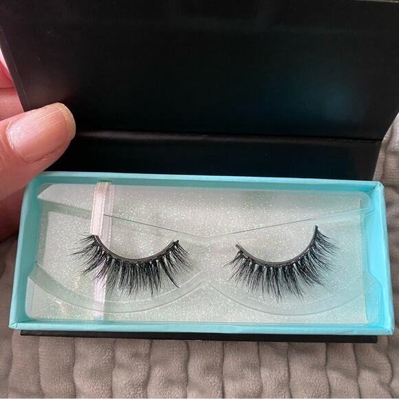 🩷 MOXIELASH Wifey Baby Happy Falsies False Magnetic Eyelashes Set of 3 Pairs - Picture 7 of 7